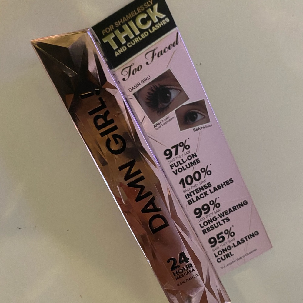 Too faced Damn Girl mascara